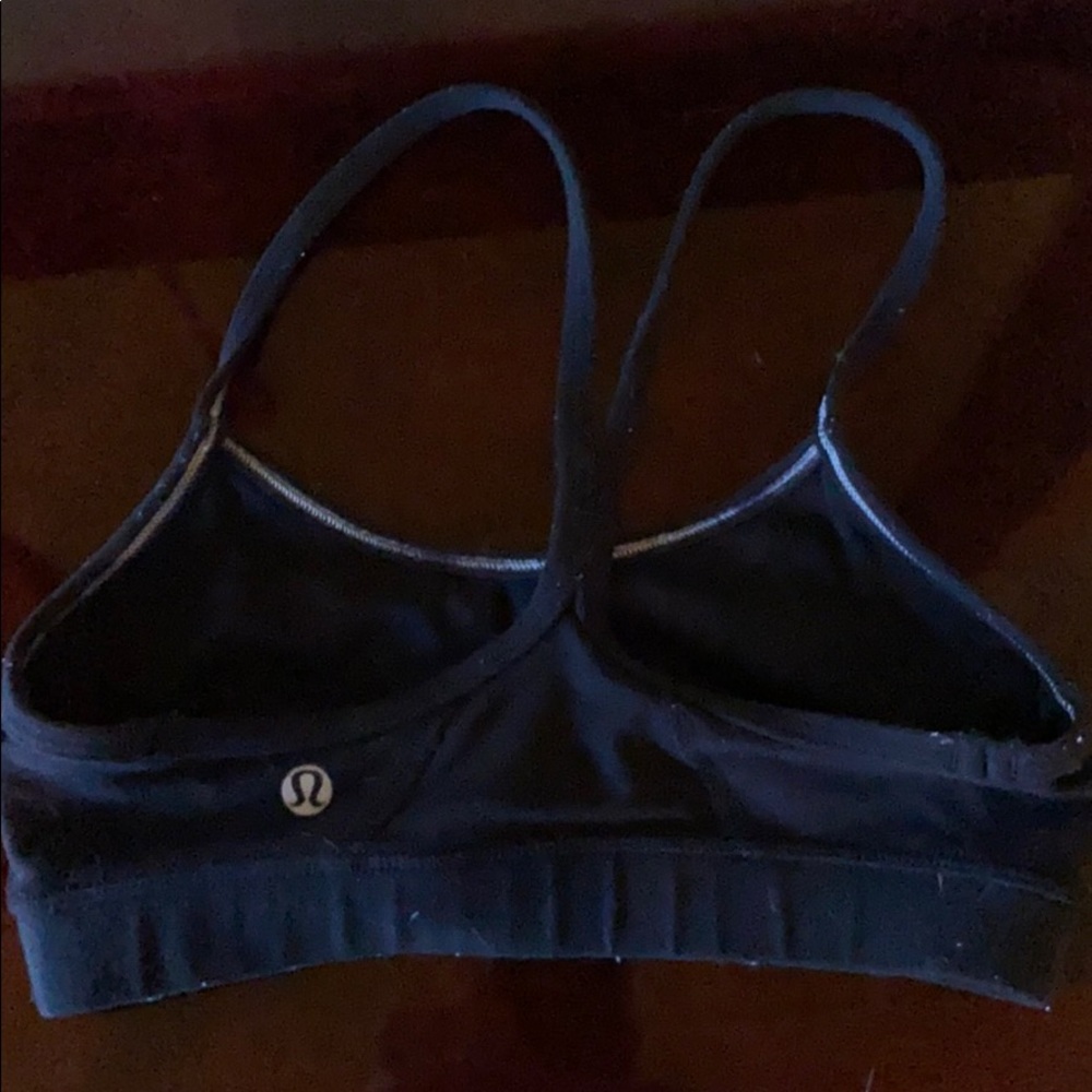 Black lululemon sports bra